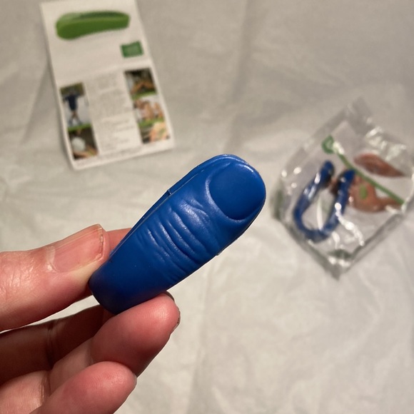 Set of 2 Acupressure Clips relieves tension/migraines, size small - Picture 2 of 11